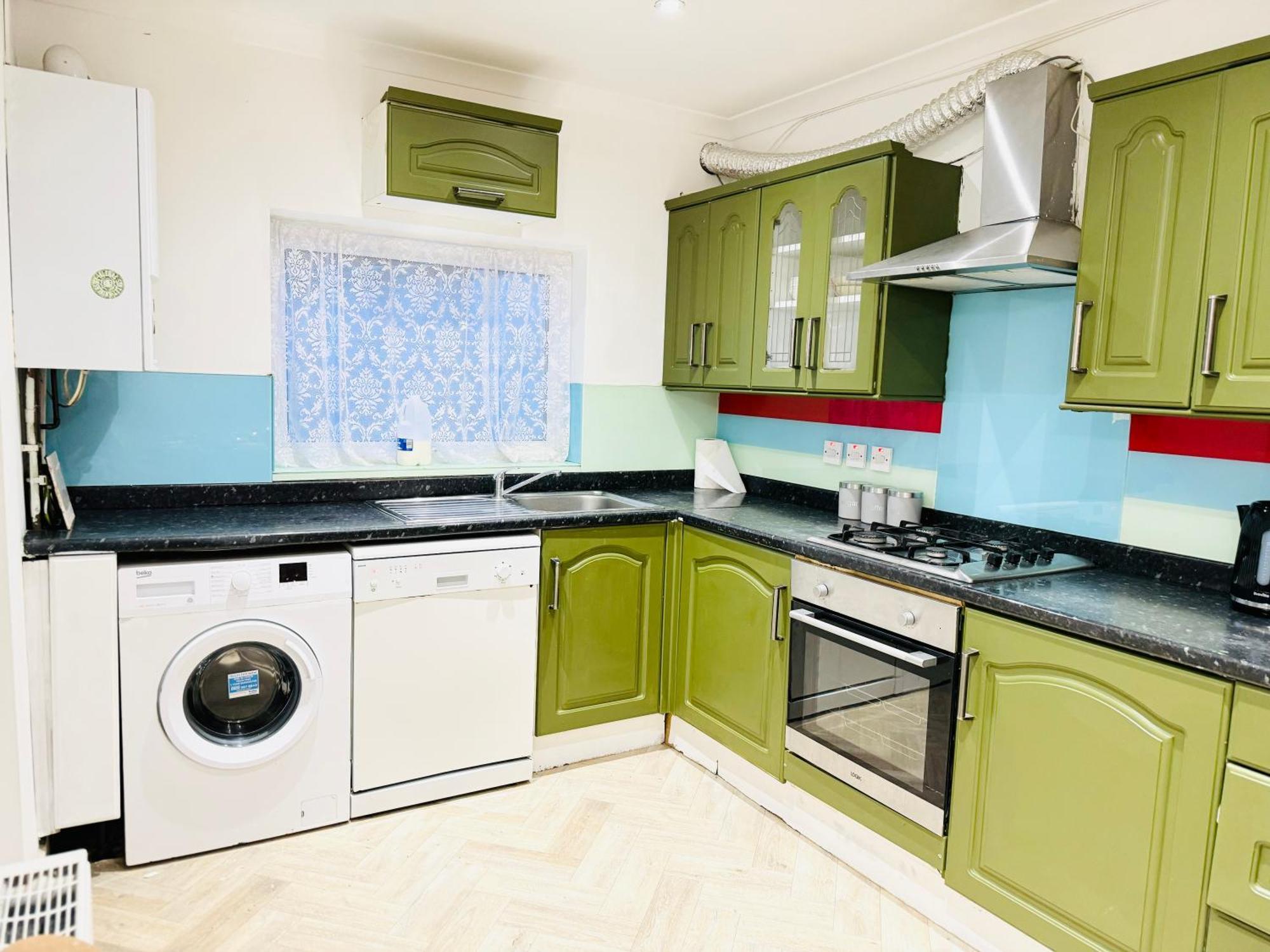 5Br House, Free Parking Offa12, Contractor, Big Families, Relocation Villa Redbridge Exterior photo